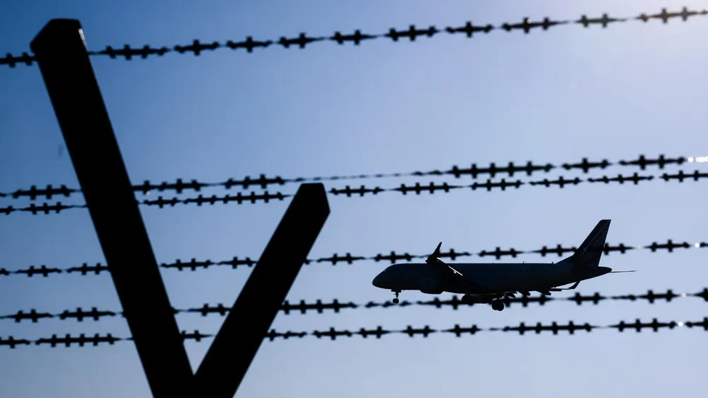 Deutschland schiebt 20 Straftäter per Charter nach Afghanistan ab