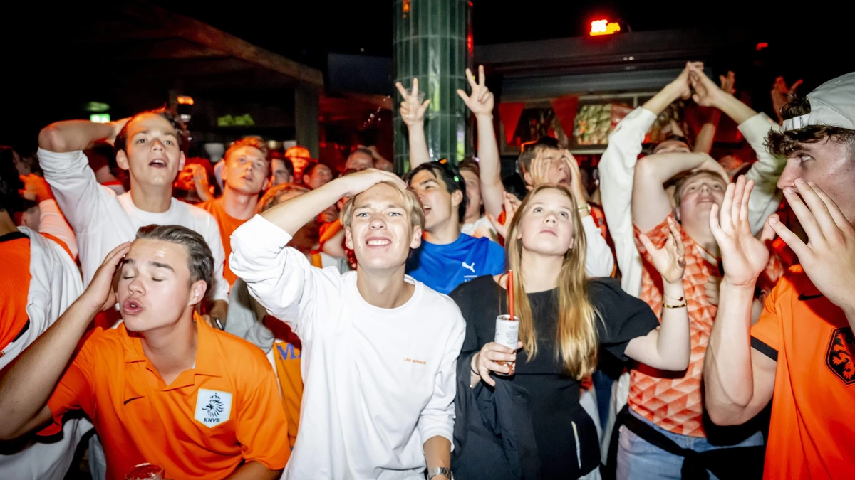 LIVE | Spanning voelbaar in heel het land voorafgaand aan strafschoppen Nederland-Marokko