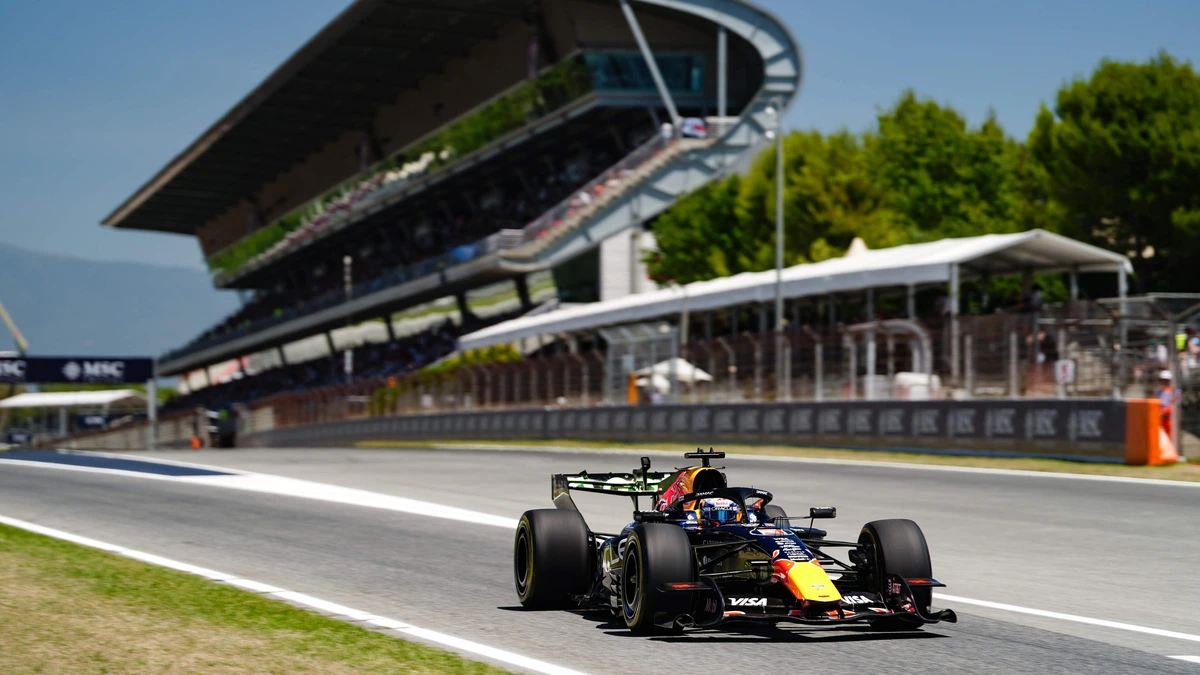 Max Verstappen rijdt vierde tijd tijdens eerste training in Barcelona, George Russell het snelst
