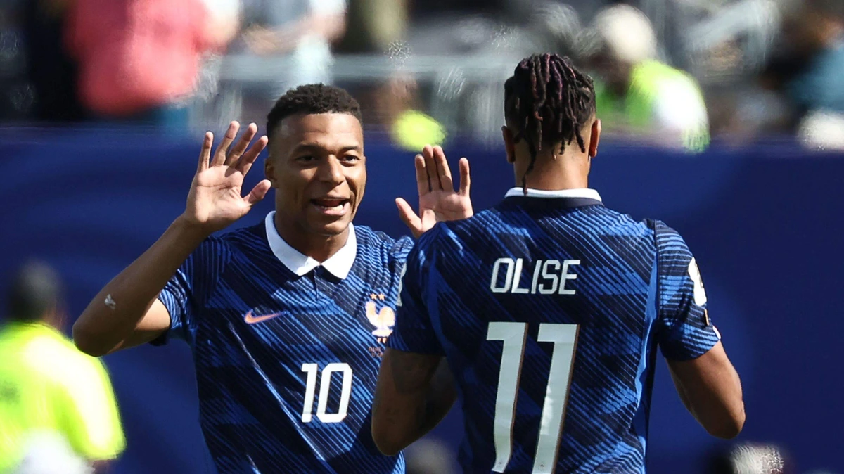 Frankrijk wervelt met Kylian Mbappé een helft en legt Senegal over de knie