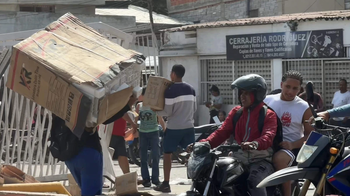 Meer chaos in Venezuela: plunderingen gemeld in zwaar getroffen kustprovincie