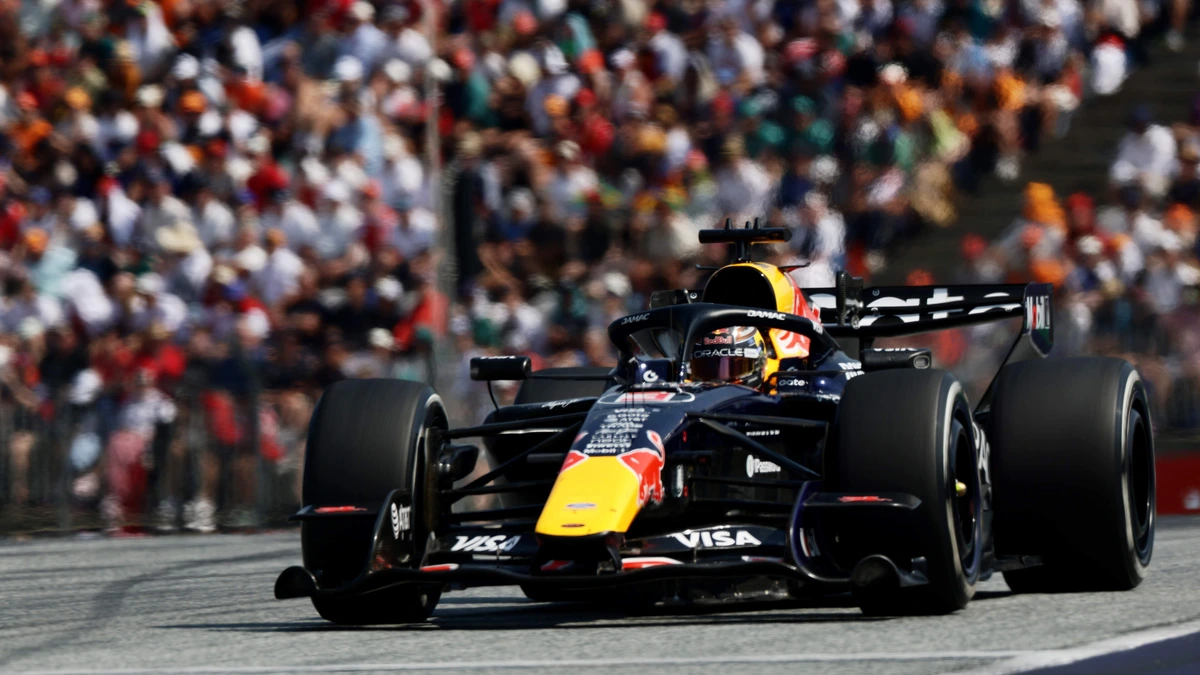 Max Verstappen verliest gevecht met George Russell in Oostenrijk, maar rijdt wel naar tweede podiumplek van dit seizoen