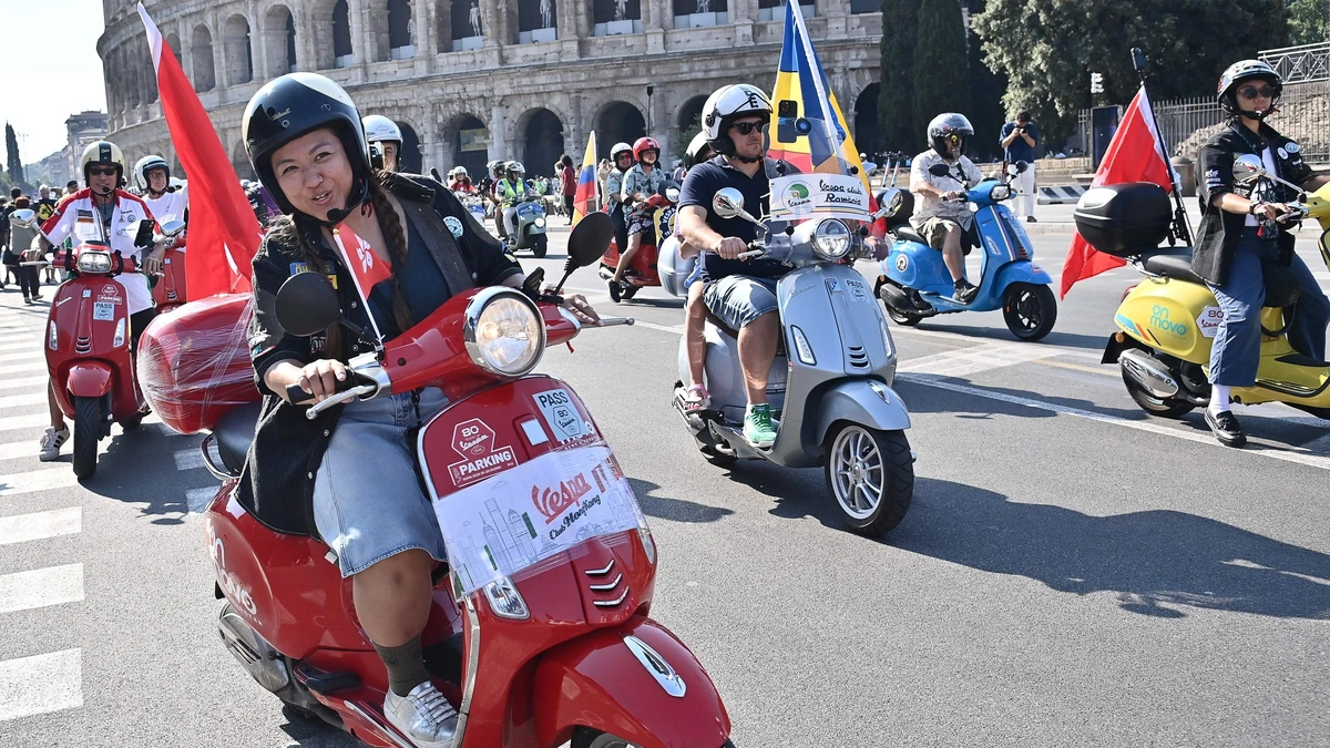 Centrum van toeristenstad Rome overspoeld door 25.000 Vespa’s: ’Het is een manier van leven’