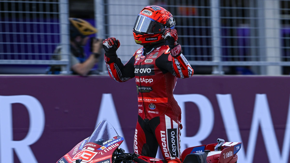 Marc Márquez pakt dubbele zege bij GP van Hongarije en bereikt unieke mijlpaal