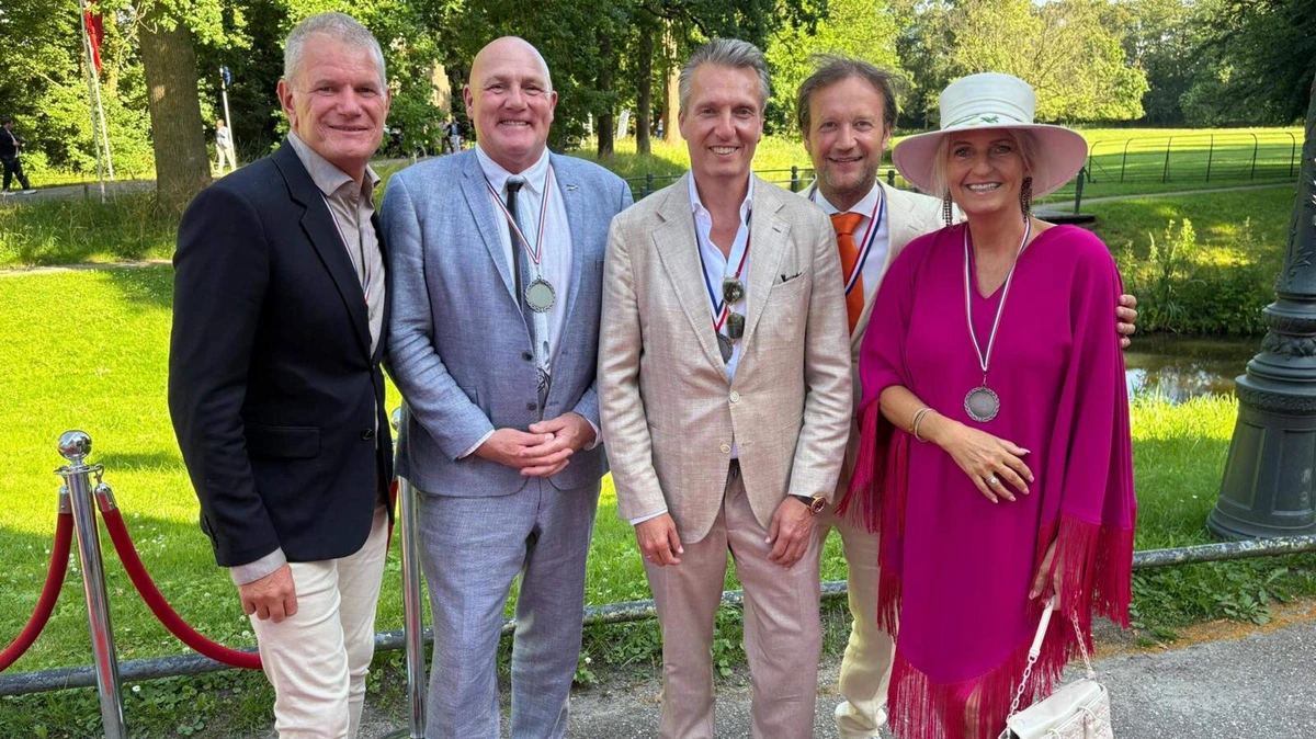 Recorddrukte bij haringfeest kasteel Nijenrode: ’Dit jaar hebben 920 man zich ingeschreven’