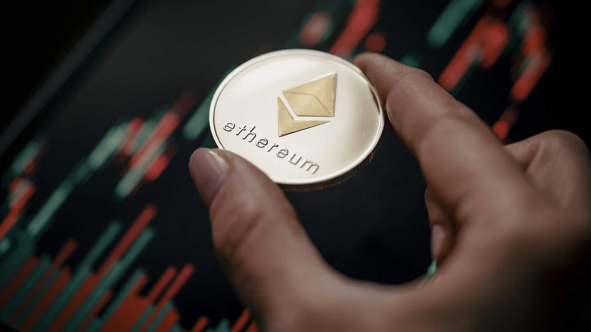 Cryptobeleggers blijven op verkoopknop drukken: bitcoin verder onderuit, ’kleine broertje’ ethereum zakt nog harder weg