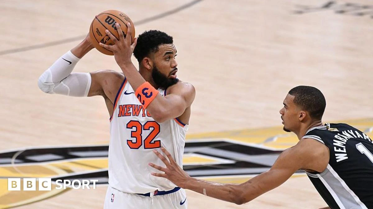 Knicks lead NBA Finals after late run beats Spurs