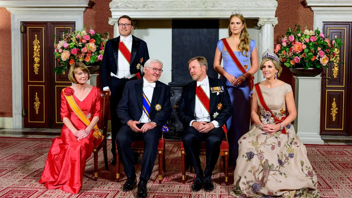 Máxima in waar kunstwerk en ook Amalia heeft smaak goed te pakken, alleen: ’Wordt het niet eens tijd dat prinses iets gaat dragen van Nederlandse ontwerpers?’