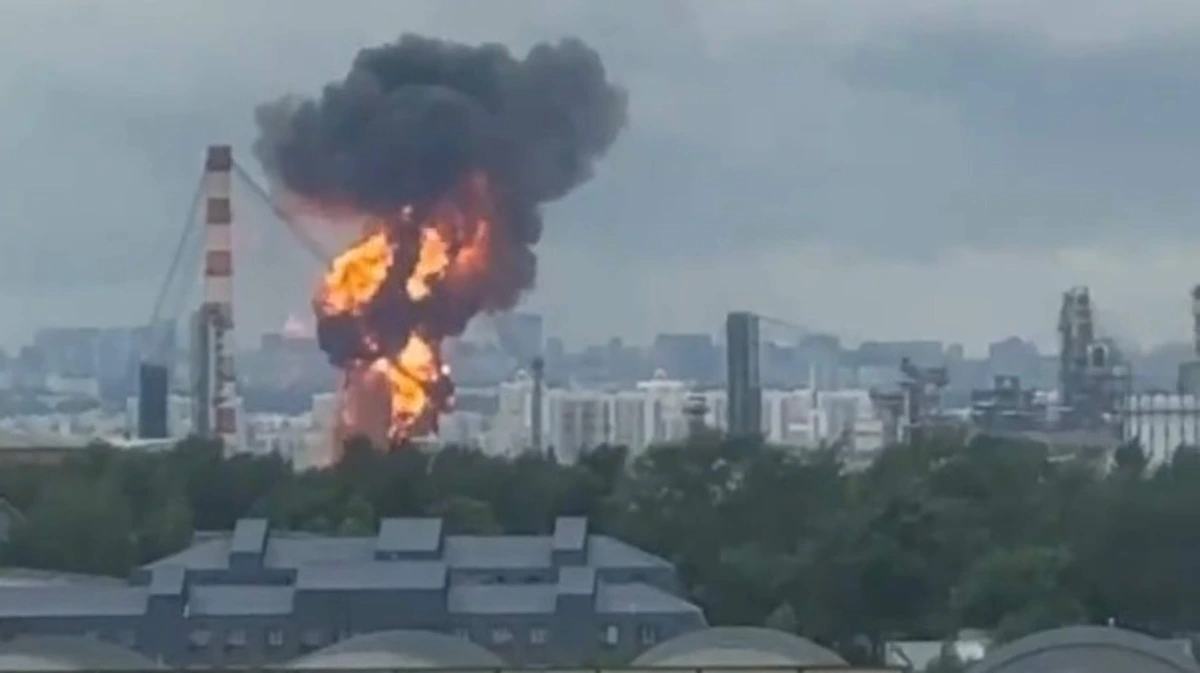 LIVE | Oekraïne treft Moskou hard met inferno in grote olieraffinaderij: ’Rusland voelt reikwijdte van onze raketten’