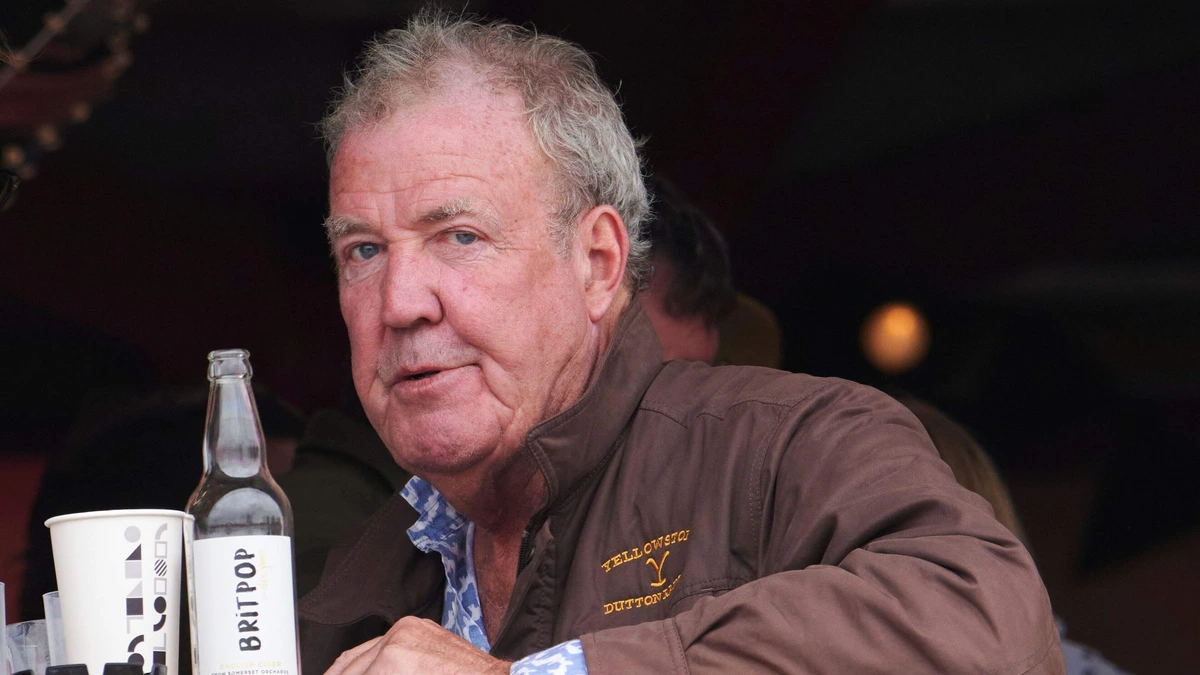 Britse presentator Jeremy Clarkson (66) doet oproep na kankerdiagnose: ’De doktoren waren er snel bij, maar dat had een reden’