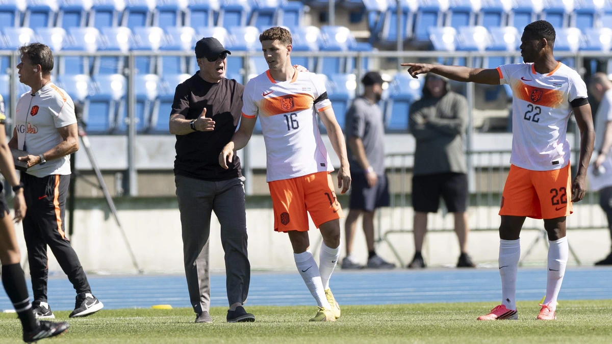LIVE | Tiental Nederlands elftal moet in blessuretijd gelijkmaker slikken tegen Oezbekistan