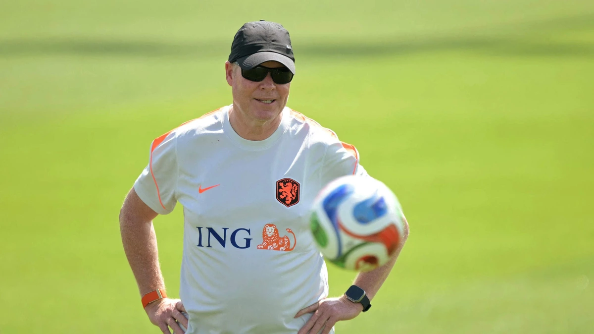 LIVE | Bondscoach Ronald Koeman over blessure Bart Verbruggen: ’Ga er vanuit dat hij er tegen Japan bij is’
