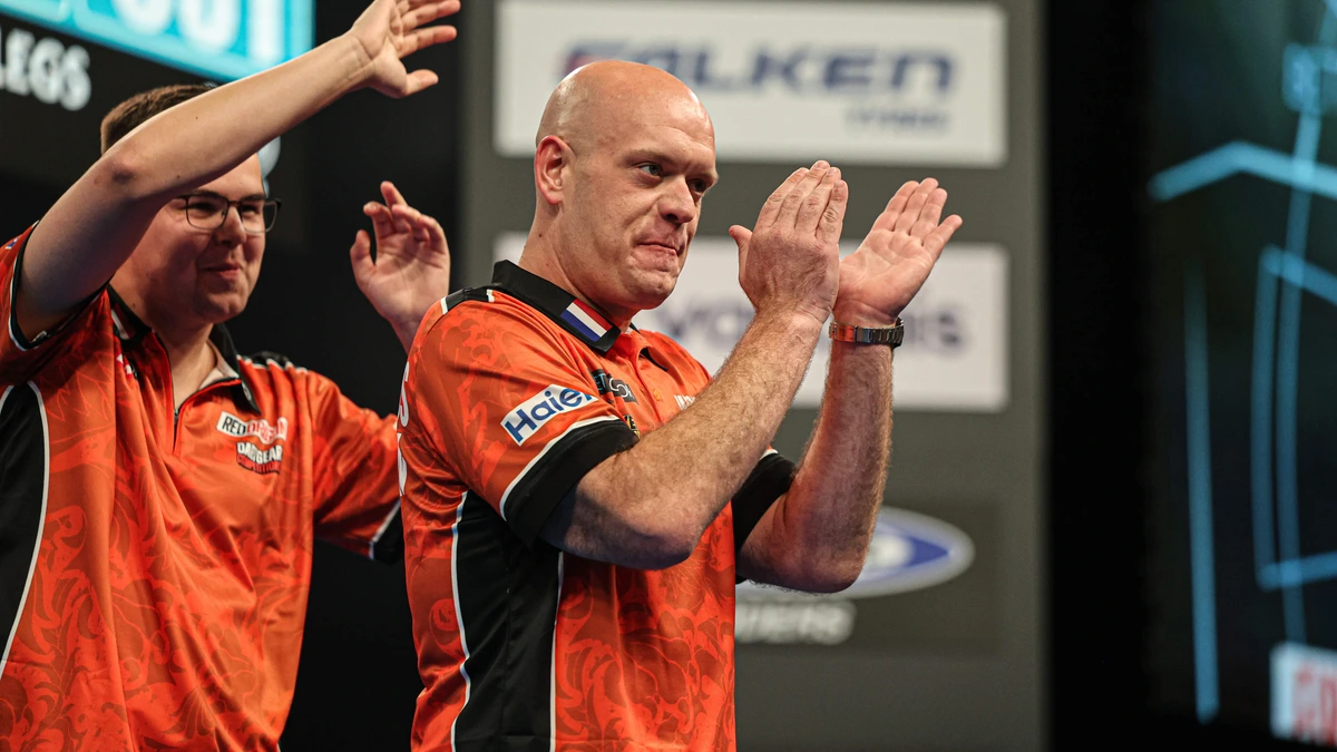 Michael van Gerwen verbaasd over Zweedse ’tuinierder’ na thriller op World Cup of Darts: ’Dat kan hij helemaal niet’