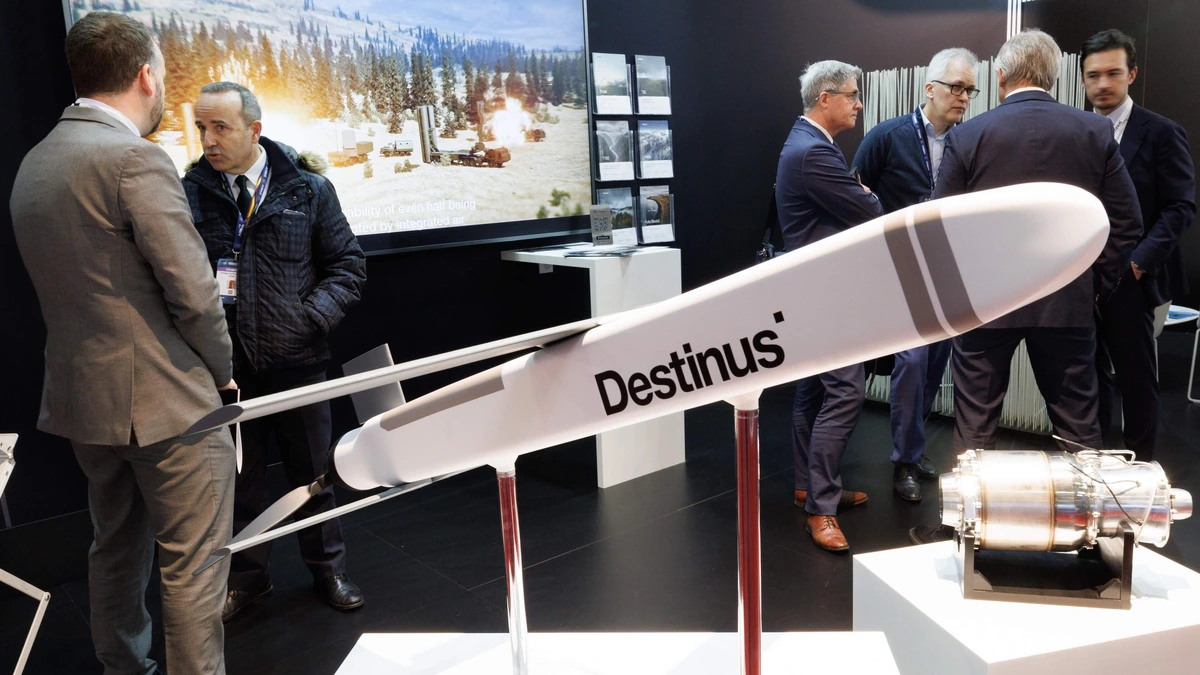 Deze ’ijshockeypuck’ van TNO en Destinus spoort raketten en drones ook in meest barre weer op: ’Versterking defensie nodig’