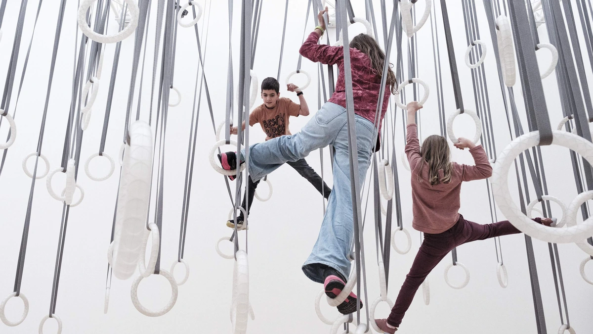 Dansen, tijgeren en apenkooien in Museum Voorlinden: choreograaf William Forsythe (76) zet bezoekers in beweging