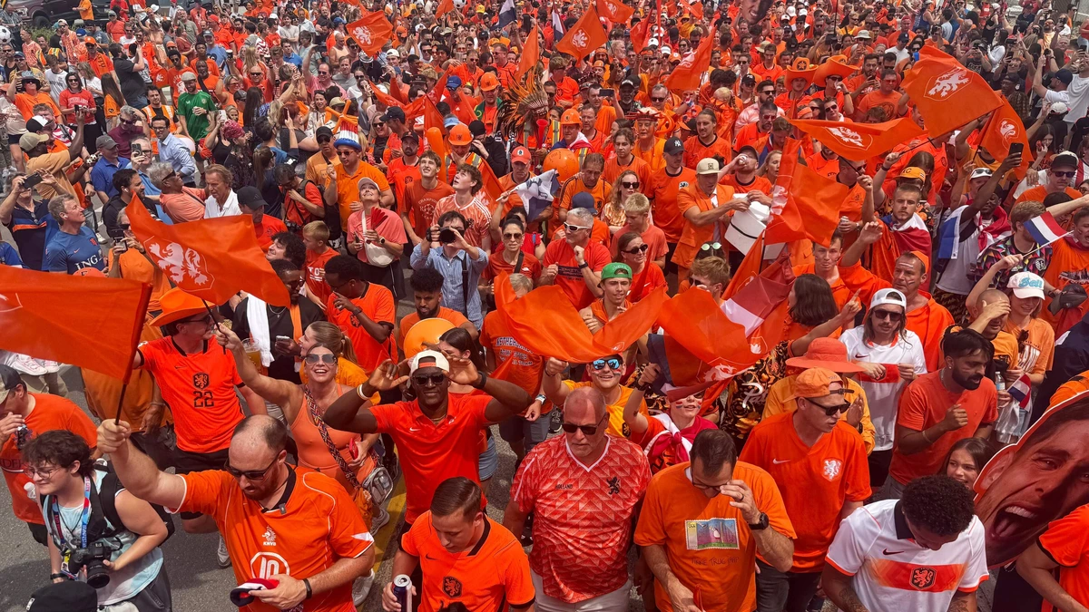 LIVE WK 2026 | Oranje-fans vieren feest in Mexico na concert Enrique Iglesias, Schotse bondscoach stapt op