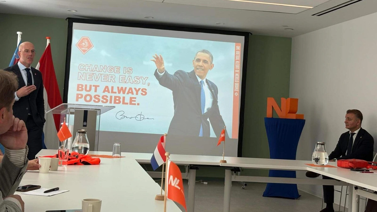 In slipstream van Nederlands elftal probeert KNVB in Amerika invloed uit te oefenen: ’Zoals Barack Obama zegt, verandering is altijd mogelijk’