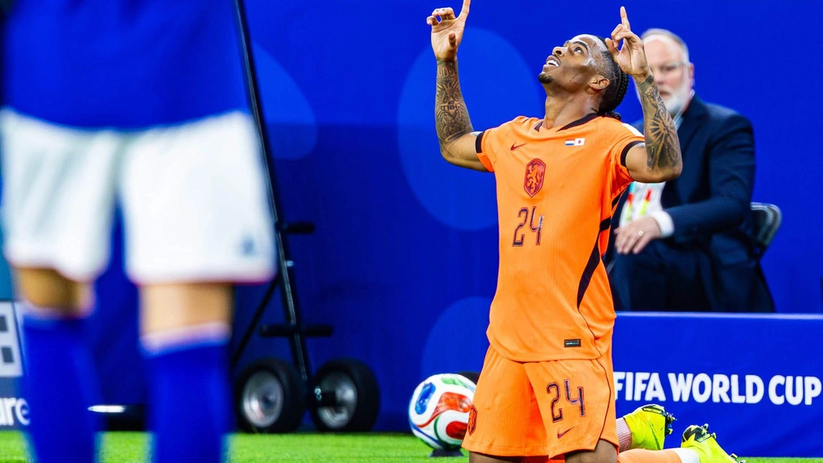 Biddende Oranje-spelers geven christelijke jeugd hoop: ’Ze hebben alles, maar erkennen dat er er iets groters is’