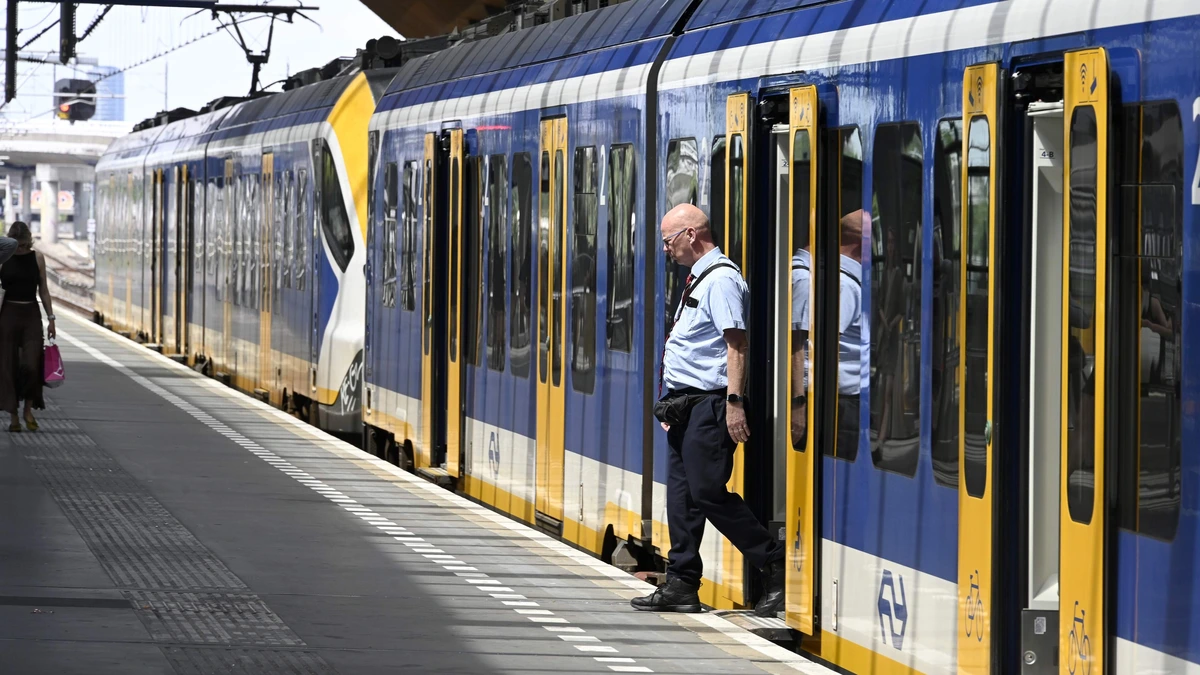 LIVE | Extreme hitte: NS rijdt komende dagen met minder treinen op aantal trajecten