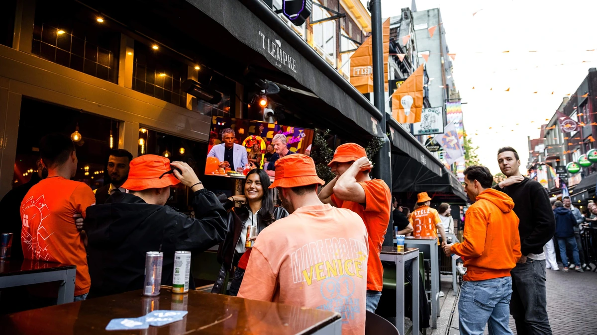 Zo bereidt horeca zich voor op wedstrijd Oranje in heetste nacht van het jaar: ’Omwonenden hebben recht op goede nachtrust’