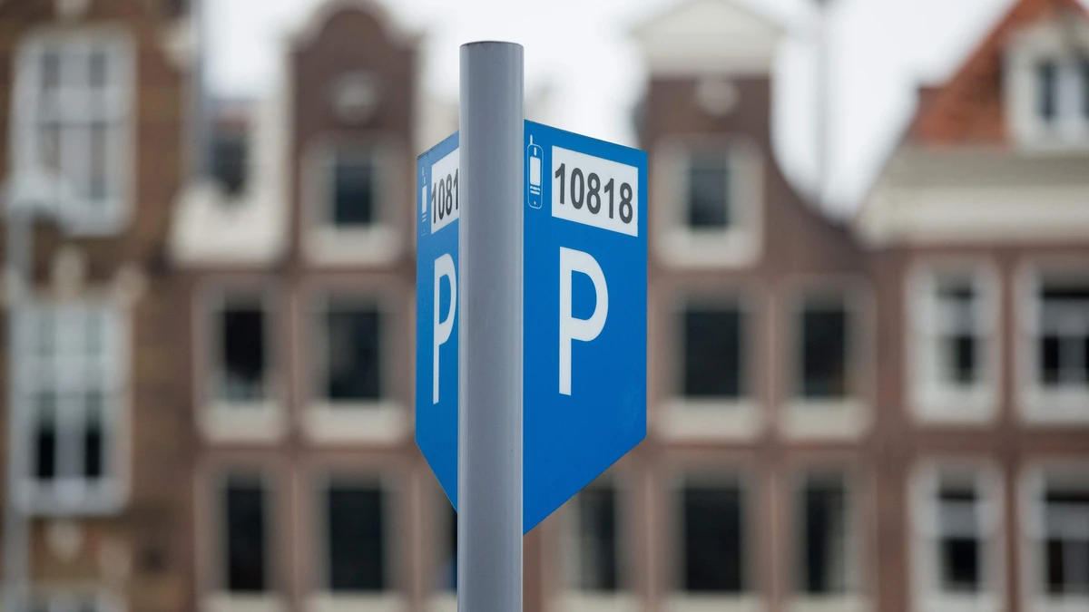 Meer betaald parkeren, minder miljoenen in gemeentekas: ’Amsterdamse melkkoe is leeggemolken’
