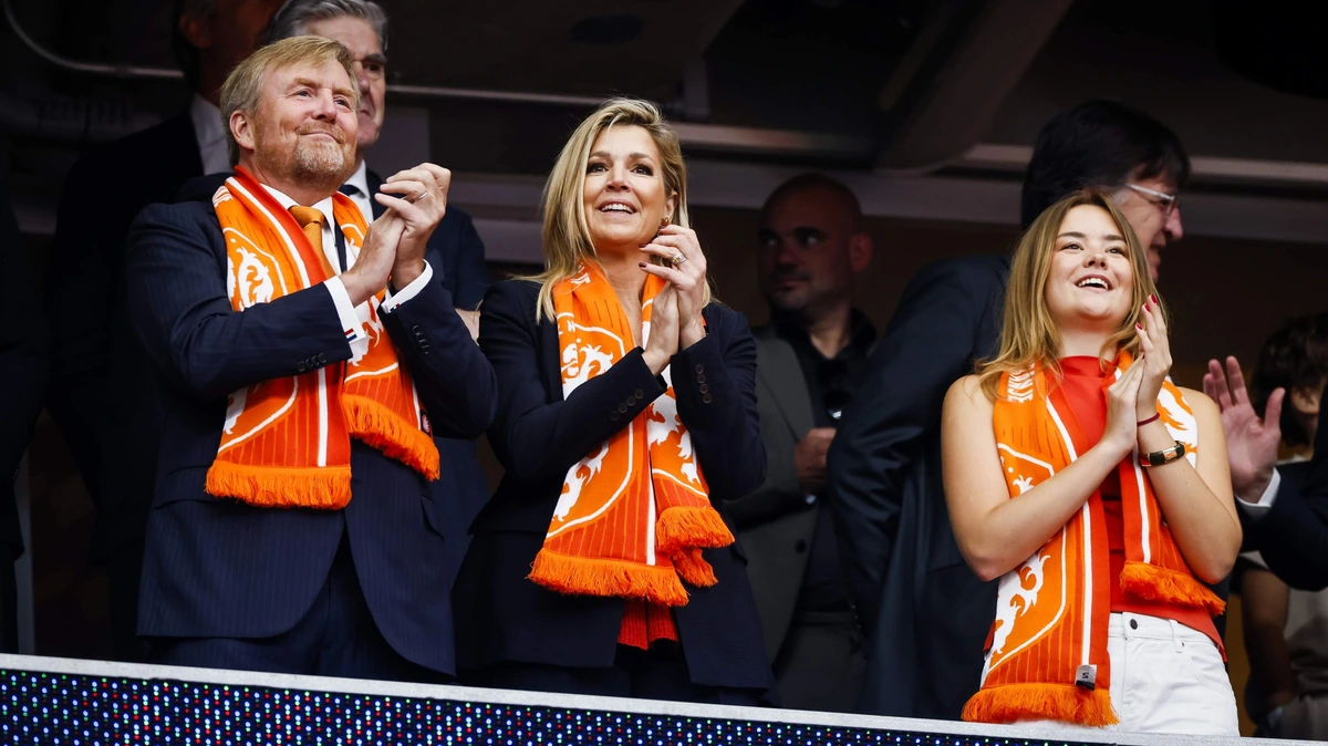 Prinses Ariane trotseert kippenvel in stadion Houston om outfit lekker te laten zien