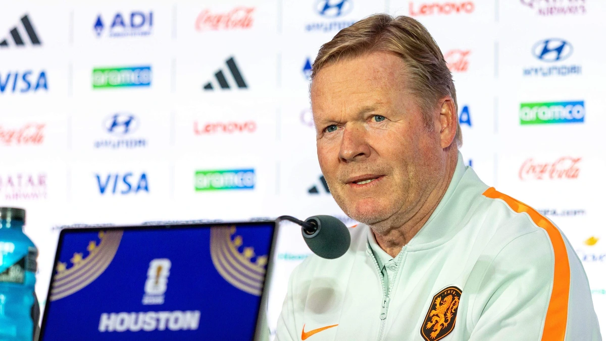 Kritische Ronald Koeman in gesprek met Frenkie de Jong over spel tegen Japan: ’Hij kan zich op dat onderdeel verbeteren’