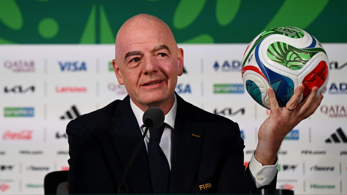 Kritiek op WK 2026 blijft toenemen, FIFA-baas Gianni Infantino slaat terug: ’We leven niet op de maan, maar op planeet aarde’