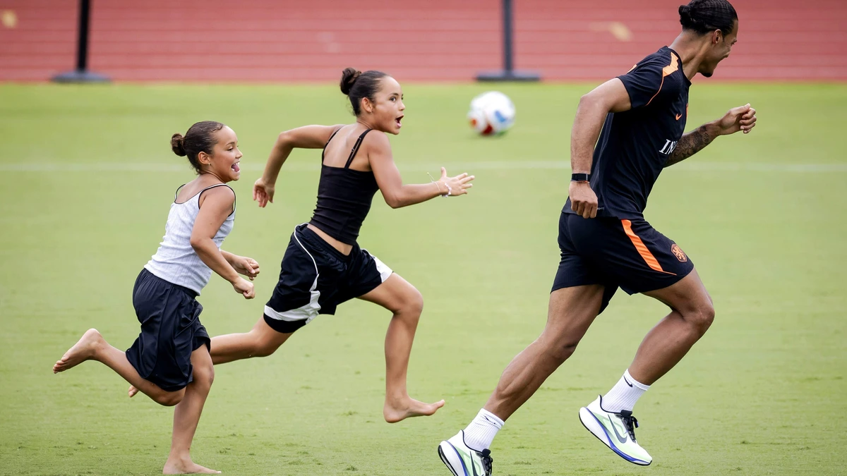 Allerminst wilde Engelse taferelen bij het Nederlands elftal op de traditionele WK-familiedag