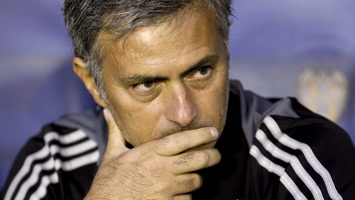 Real Madrid zwaait Alvaro Arbeloa uit en plukt José Mourinho voor 15 miljoen weg bij Benfica