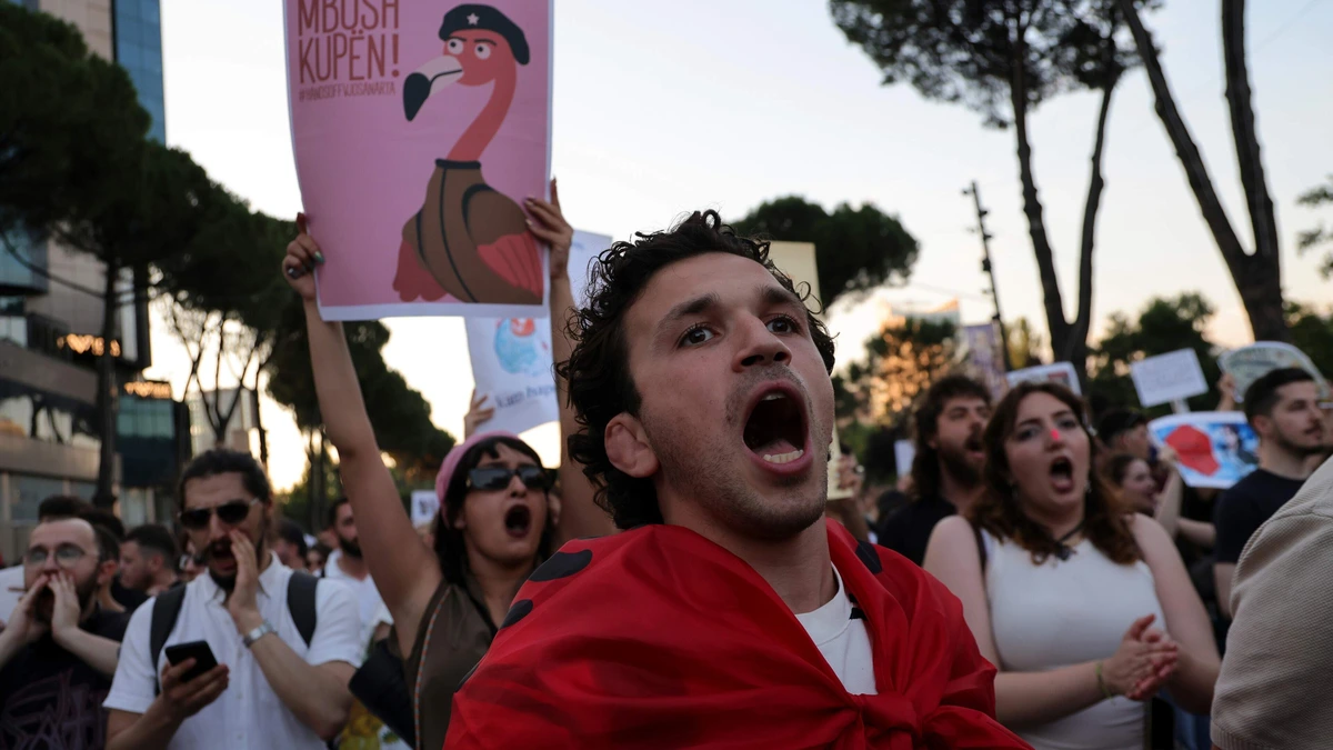 Protesten van ’Trump-haters’ brengen regering Tirana aan het wankelen