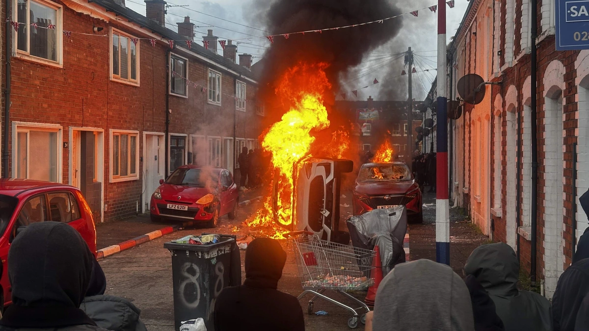 Experts vrezen verdere escalatie na poging tot onthoofding in Belfast: ’Houd mijn hart vast voor toekomst van Europa’