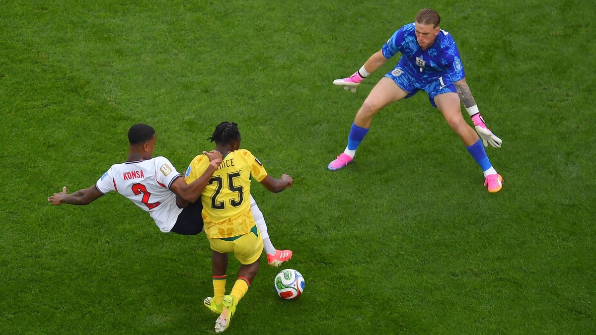 Bondscoach van Ghana ziedend over niet krijgen penalty tegen Engeland op WK 2026: ’Werkt de VAR nog?’
