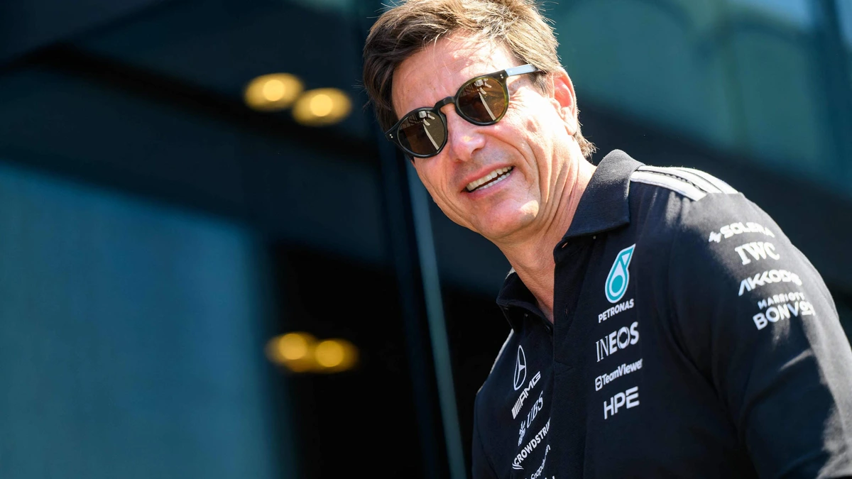 Toto Wolff prijst strategie van Mercedes: ’En Kimi Antonelli liet zien waarom hij de WK-leider is’