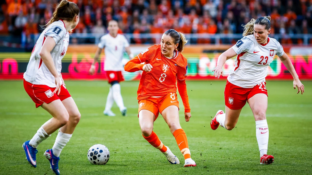 LIVE | WK-kwalificatie: Oranje Leeuwinnen pakken belangrijke voorsprong dankzij Wieke Kaptein