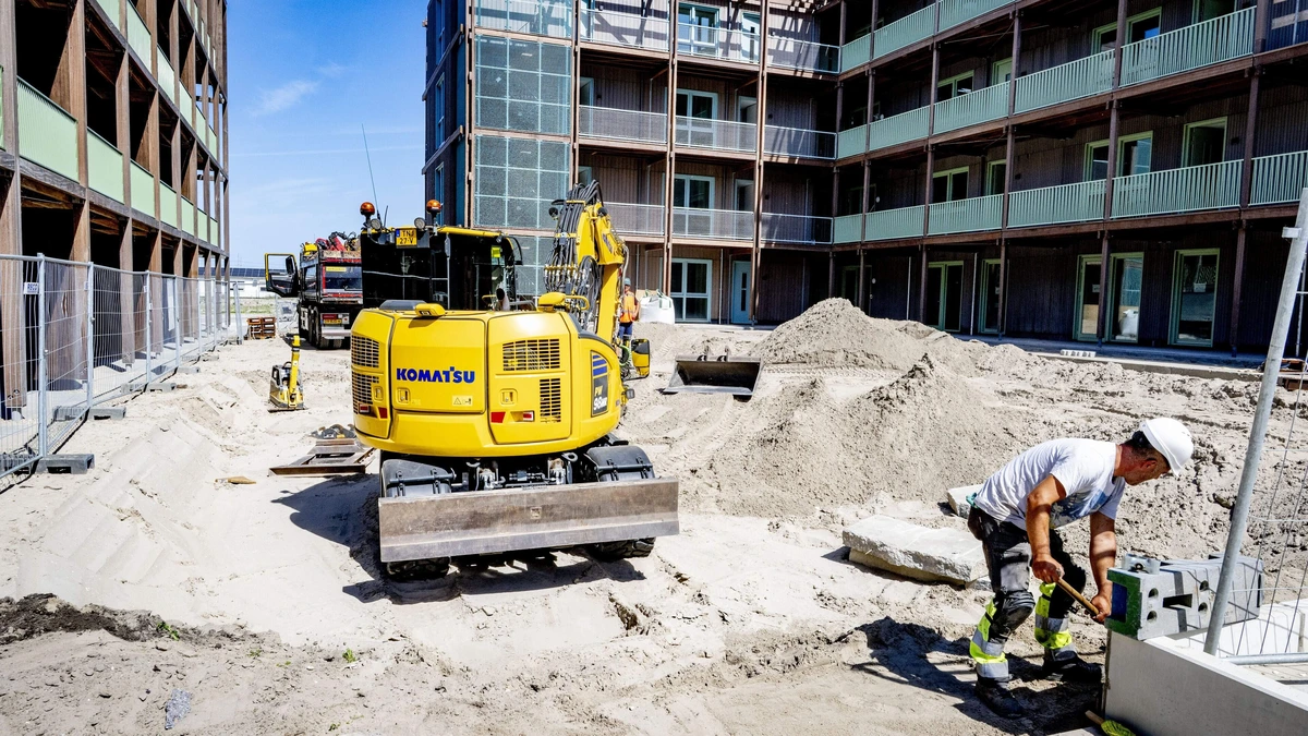 Woningbranche hoopt op maatregelen om buitenlandse beleggers terug te lokken: ’Maar politici zijn alleen bezig om elkaar vliegen af te vangen’