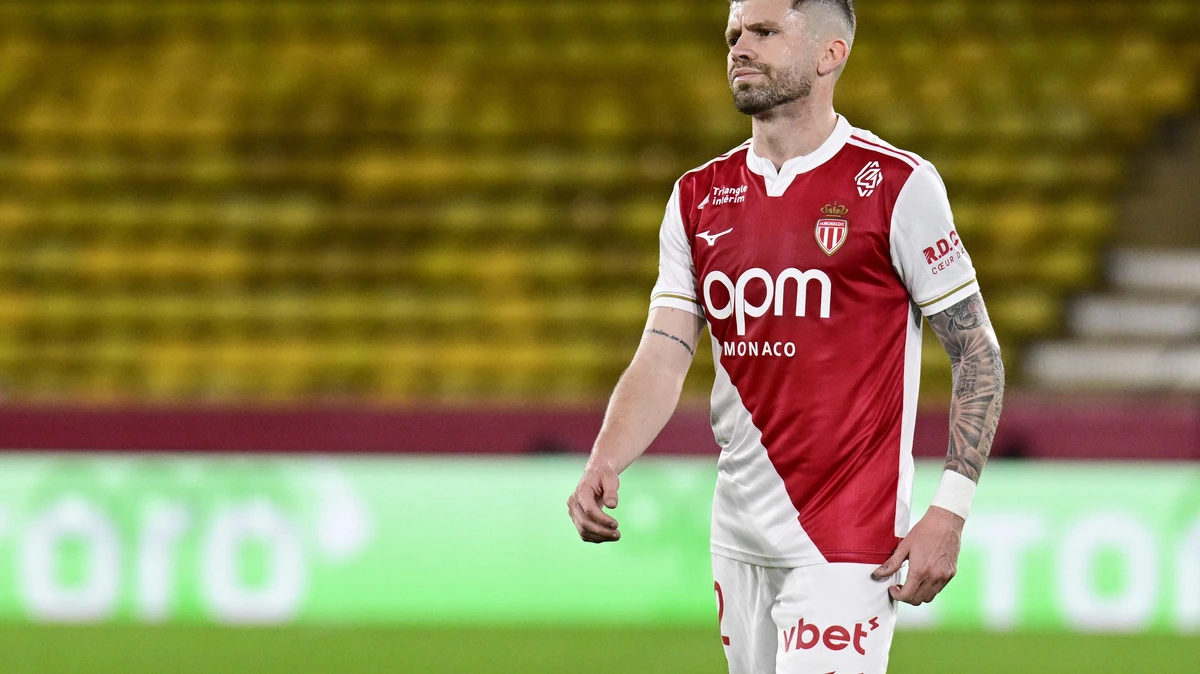 Linkback Caio Henrique (28) definitief speler van Ajax, papierwerk dinsdag in orde gemaakt