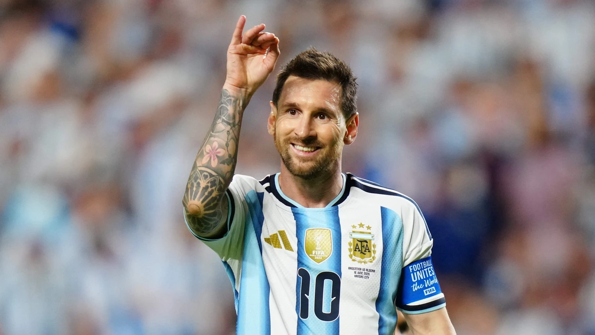Braziliaanse Ronaldo schept duidelijkheid: ’Tijd om te accepteren dat Lionel Messi de beste aller tijden is’
