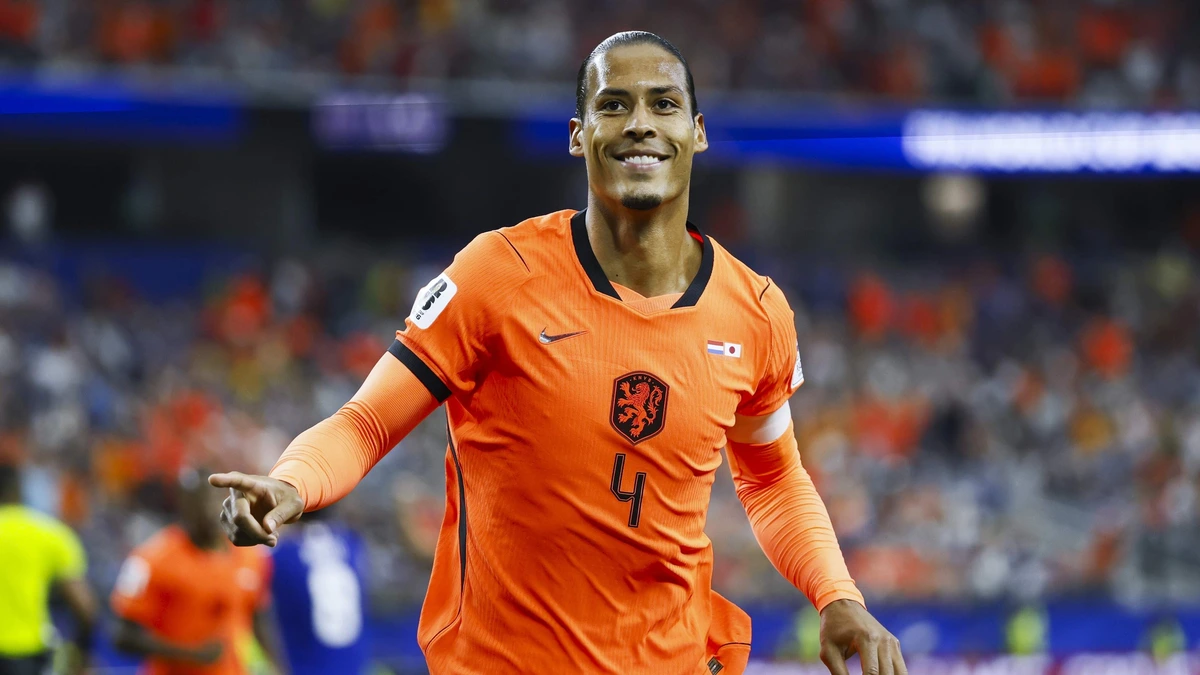 Virgil van Dijk aan kop in veiling Oranje-shirts: opvallende strijd drijft prijs flink op