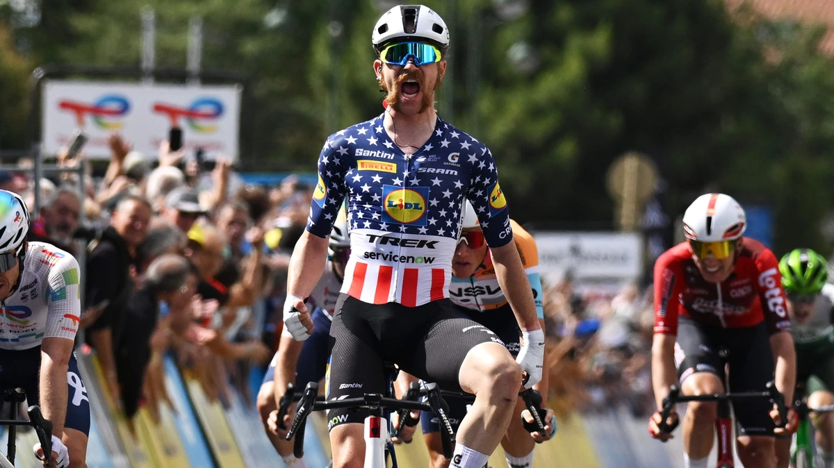 Peloton laat zich verrassen door vroege vlucht: Quinn Simmons knalt naar ritzege in Tour Auvergne-Rhône-Alpes