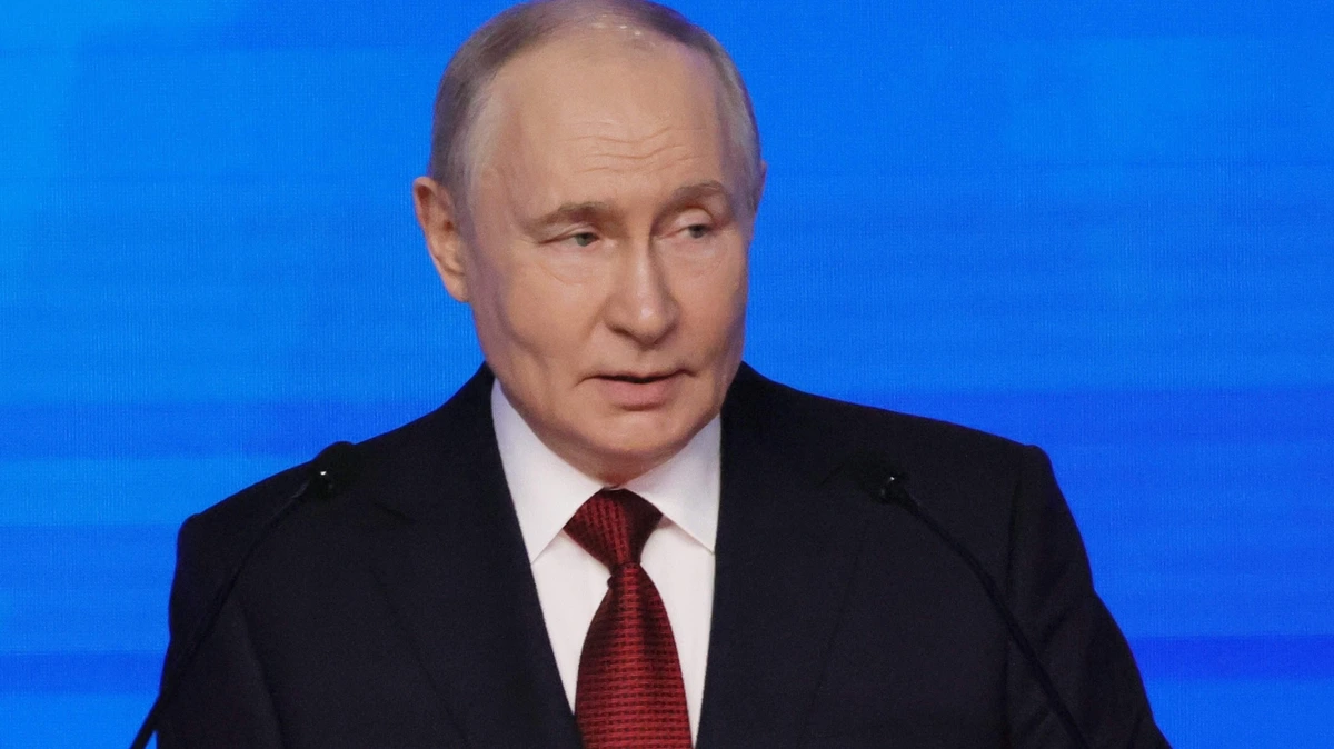 LIVE | Poetin zegt dat Rusland moeilijke tijd doormaakt en erkent brandstoftekorten door aanvallen Oekraïne