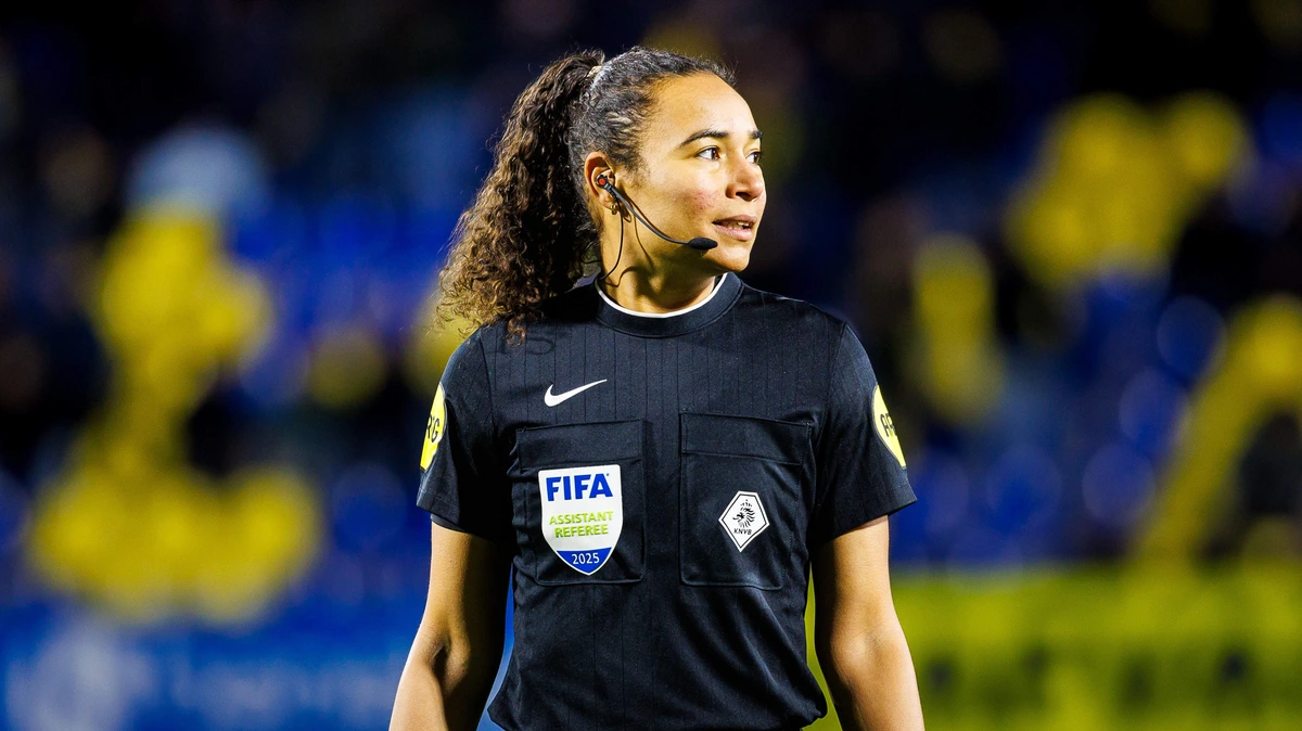 Katia Garcia is de eerste vrouwelijke scheidsrechter op WK en fluit wedstrijd Oranje: ’Ze is rustig, maar fel als dat nodig is’