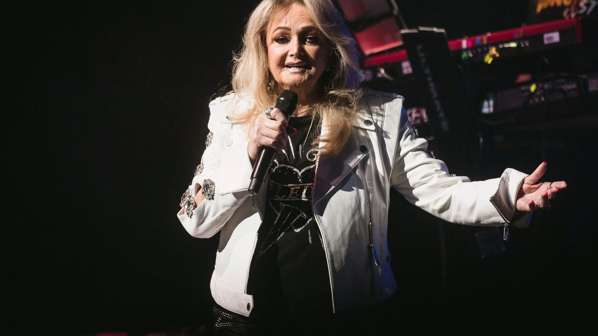 Zangeres Bonnie Tyler (75) ontwaakt uit coma