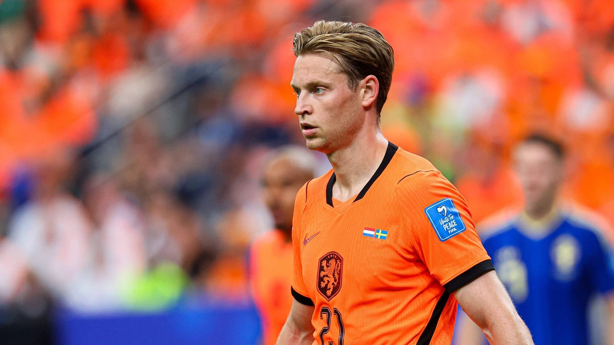 Frenkie de Jong bijt van zich af na alle kritiek: ’Ik heb het gevoel dat veel mensen niks van voetbal snappen’