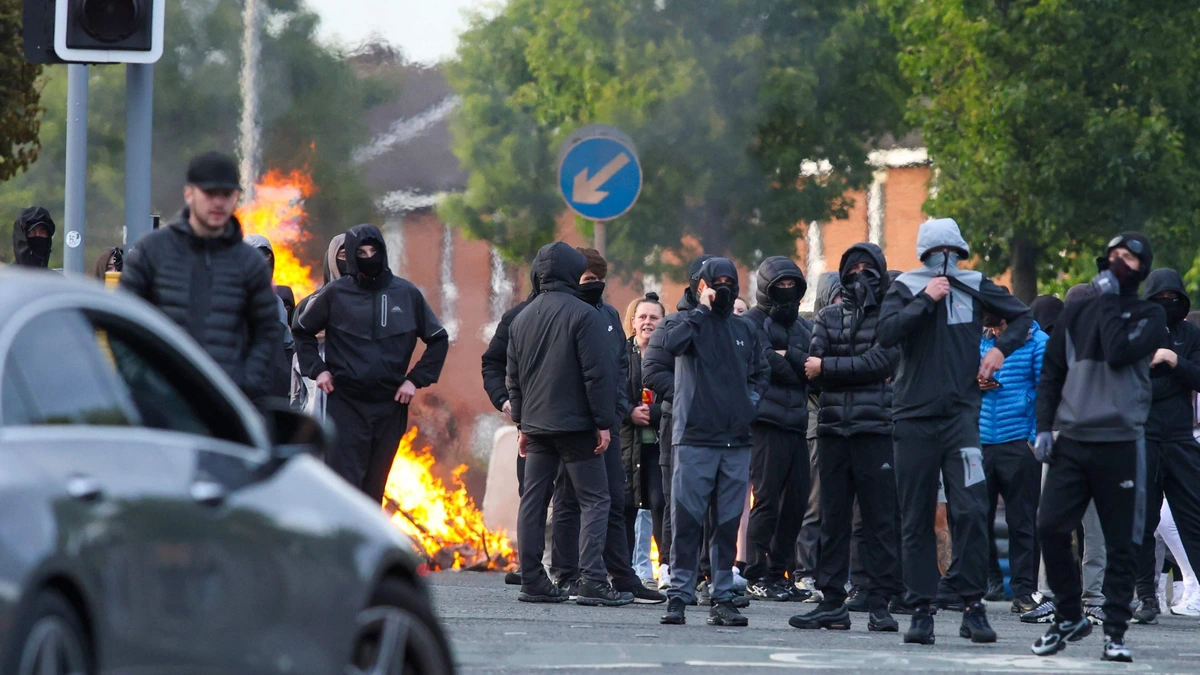 Woede rond immigratiechaos in VK na brute moordaanslag in Belfast: politiek wijst vooral naar elkaar