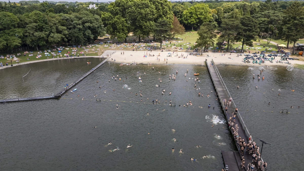 Man (35) overleden nadat hij in de problemen kwam tijdens zwemmen in recreatieplas