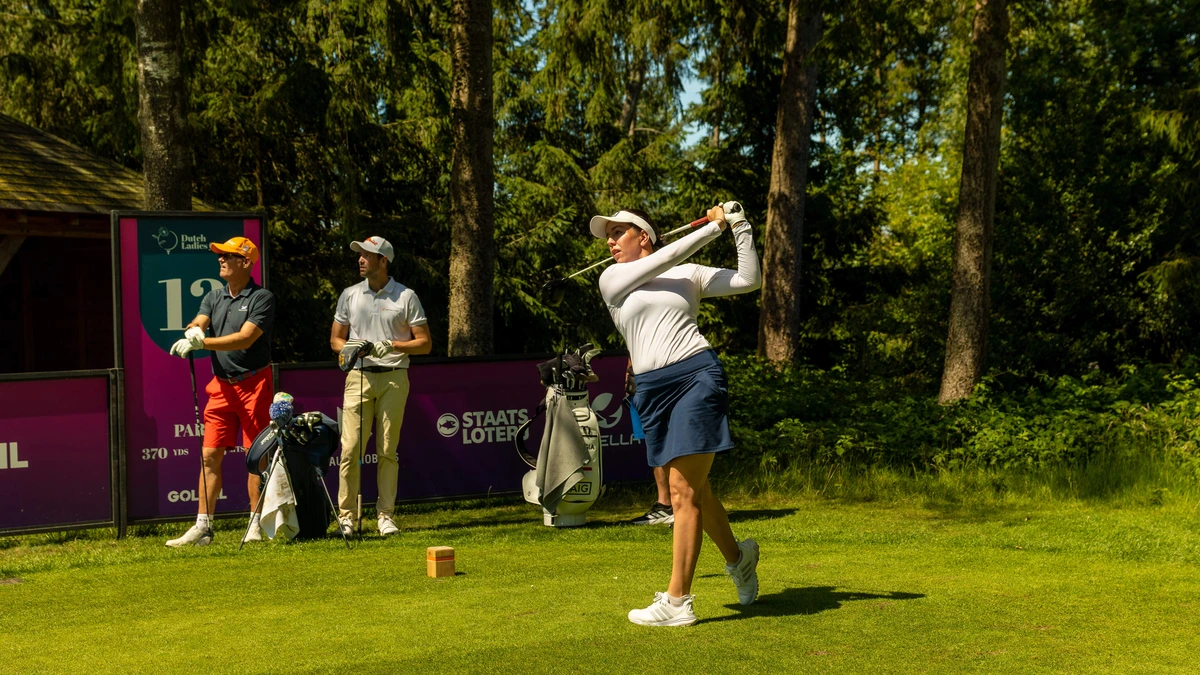 Terugkeer op de tour na bevalling zoontje Conor valt topgolfster Georgia Hall zwaar: ’Je knalt tegen een muur’