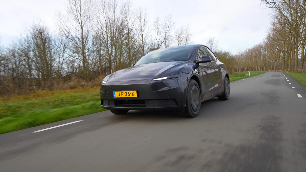 Tesla alwéér verwikkeld in ongemakkelijke rechtszaak om vreselijk ongeluk: wie is verantwoordelijk als de techniek faalt?