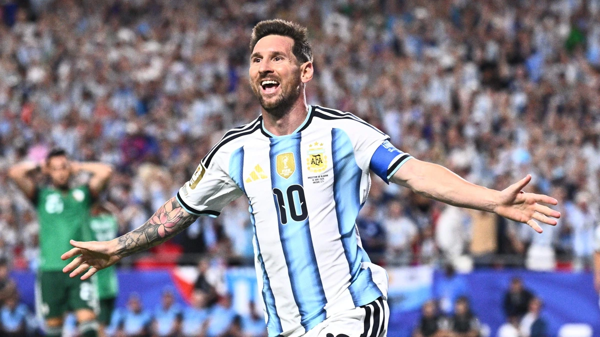 Weergaloos! Lionel Messi maakt hattrick op historische en onvergetelijke WK-avond tegen Algerije