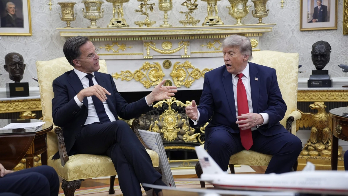 NAVO-baas Mark Rutte lovend over Trump tijdens bijzondere presentatie in Oval Office: ’Dit is je bewijs!’